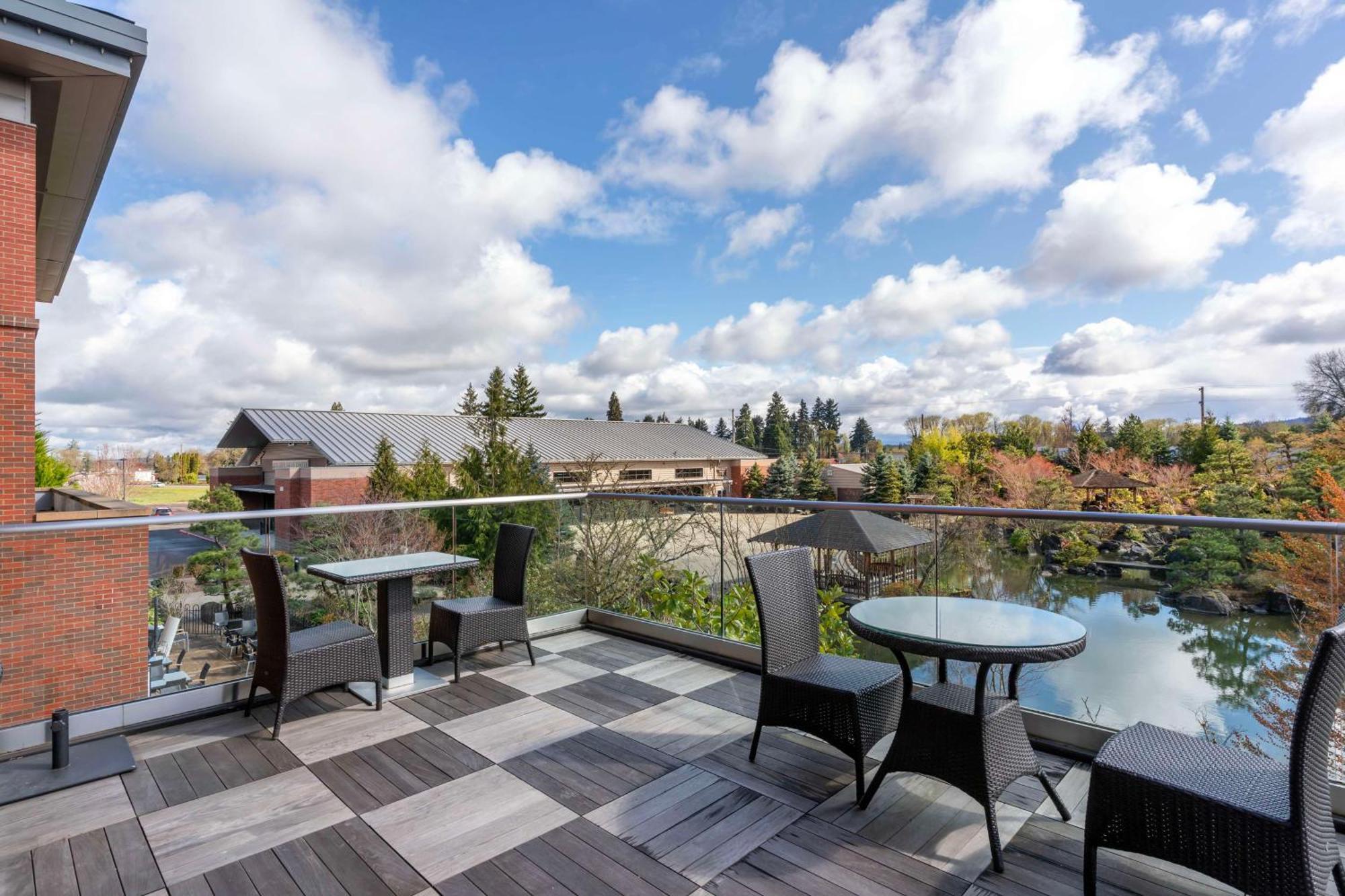 Best Western Premier Boulder Falls Inn Lebanon Extérieur photo