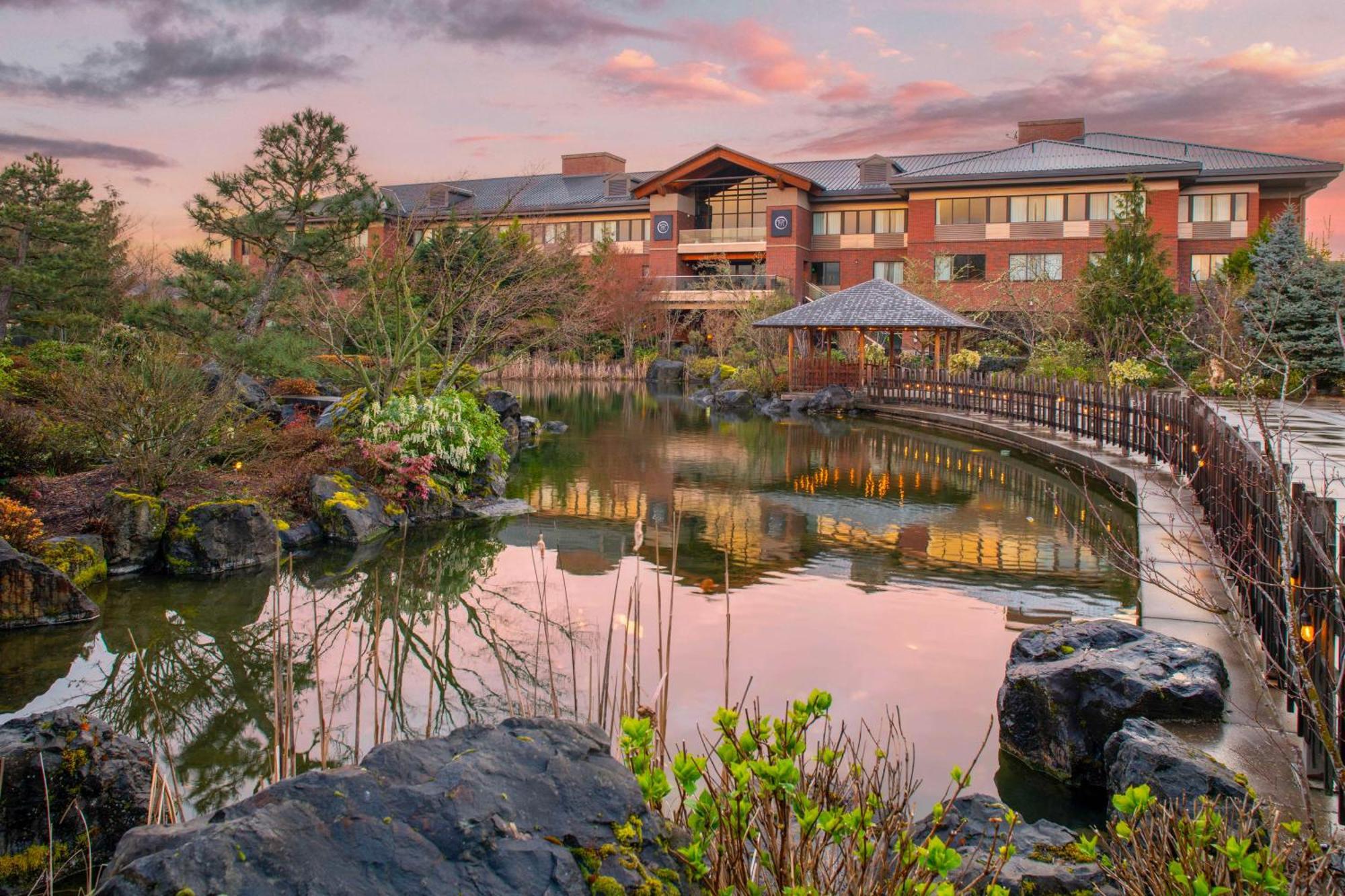 Best Western Premier Boulder Falls Inn Lebanon Extérieur photo